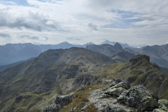Anlage-44-von-der-Hippoldspitze-mit-Blick-in-die-Tuxer-Berge